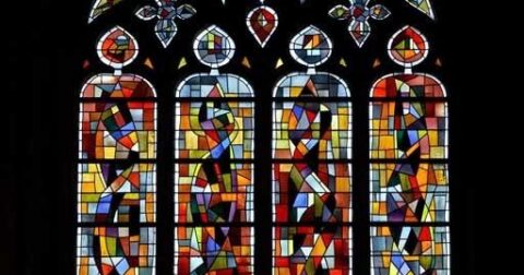 Vitraux sur la façade de l'abbatiale à l'abbaye Sainte-Marie-Madeleine Postel, Saint-Sauveur-le-Vicomte