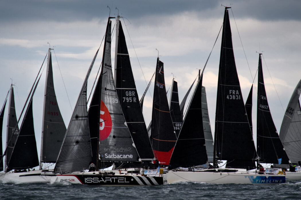 Ensemble de voiliers pendant la course Drheam Cup à Cherbourg