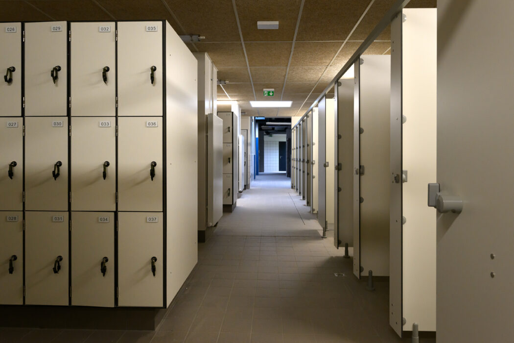 Nouveau vestiaires individuels équipés de 234 casiers à la piscine des Pieux